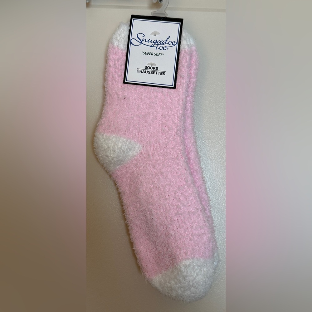 Snugadoo Too Super Soft Pink Fuzzy Socks Women's
